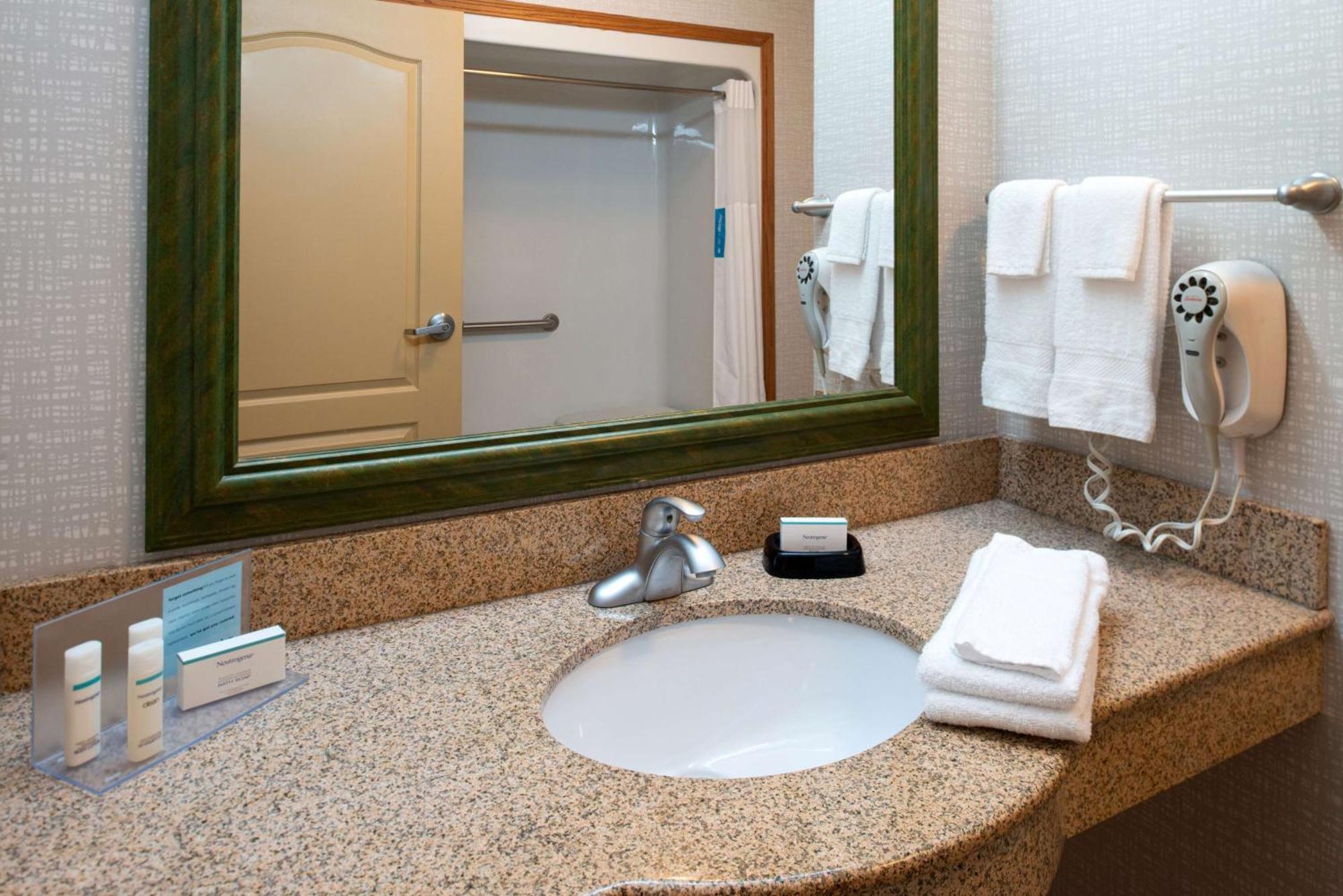 Hampton Inn Kansas City Northeast Zewnętrze zdjęcie