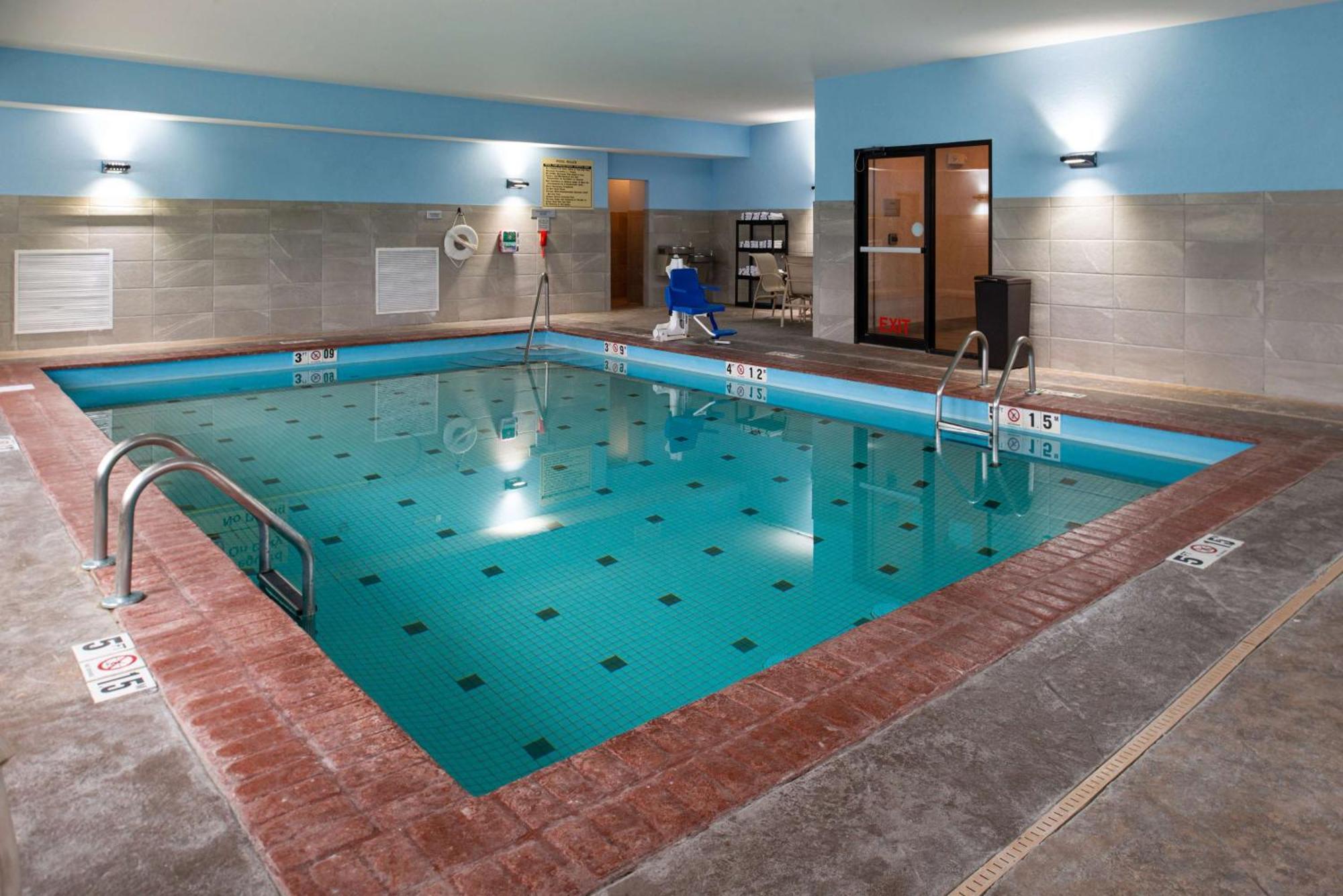 Hampton Inn Kansas City Northeast Zewnętrze zdjęcie